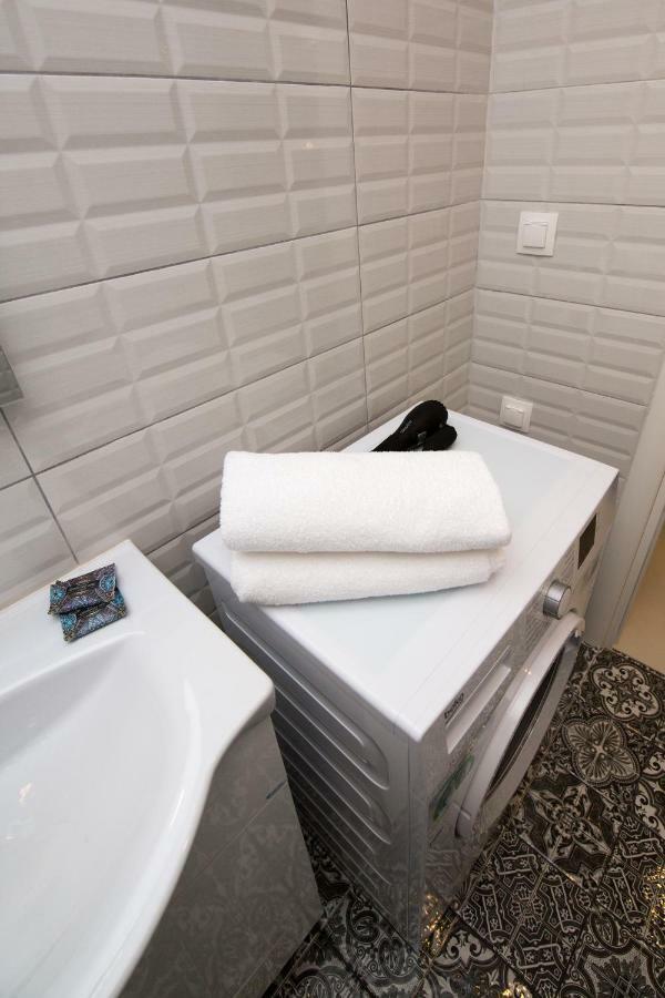 White Lux Apartment For 2 Vipgreece Athen Exterior foto